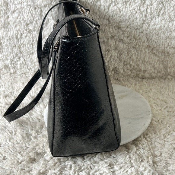 New Guess Moon Light Python Elite Tote - Picture 3 of 7